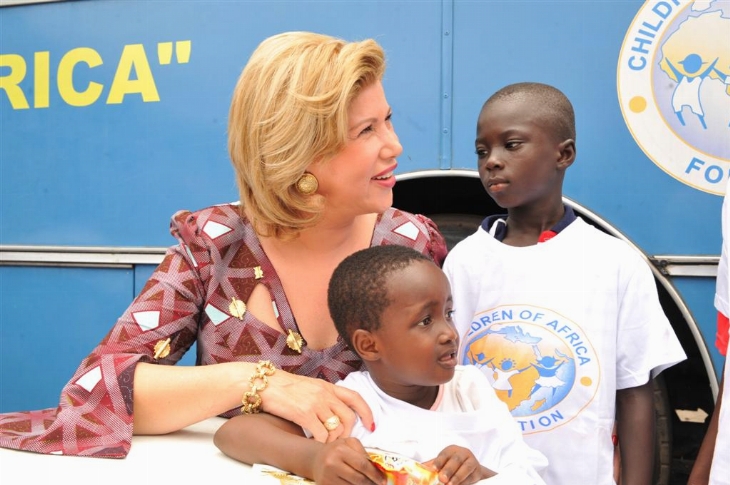 Noël : Dominique Ouattara inonde Guibéroua de cadeaux